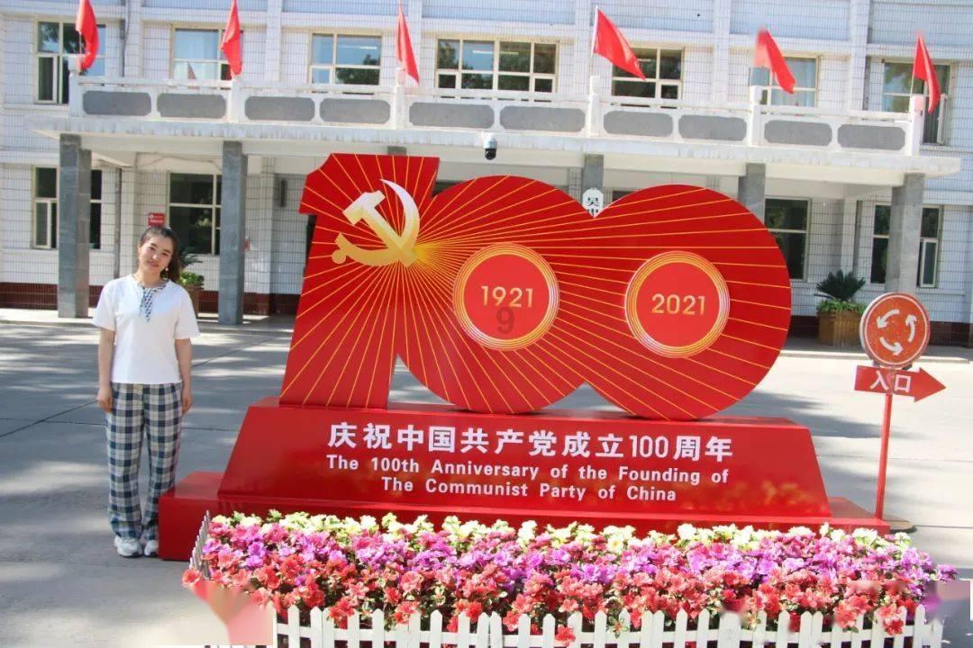 中国电信中部智算中心投用：首次全国产AI软硬件、全液冷