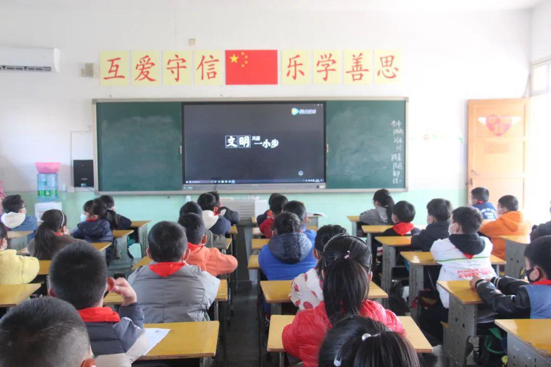 陈氏三父子：大哥延年牺牲后，陈独秀预知到次子乔年的死亡