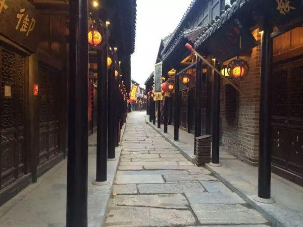逃出安逸小乡村