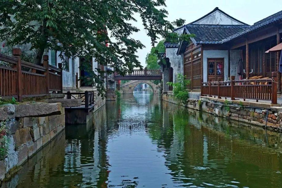 俄外交官:巴黎拒绝24日就伊尔-76空难召开安理会议