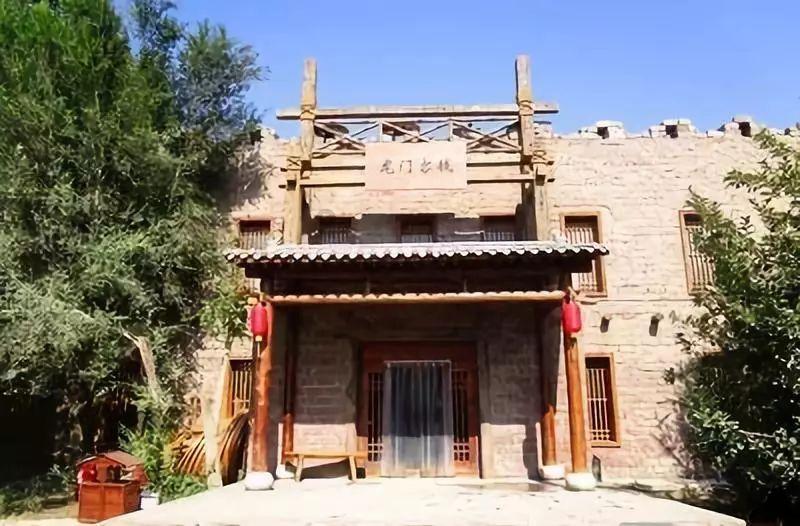 荒漠上的绿水青山!新时代防沙治沙磴口模式