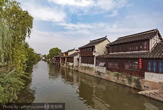 你们当地婚礼都有哪些特别的习俗？