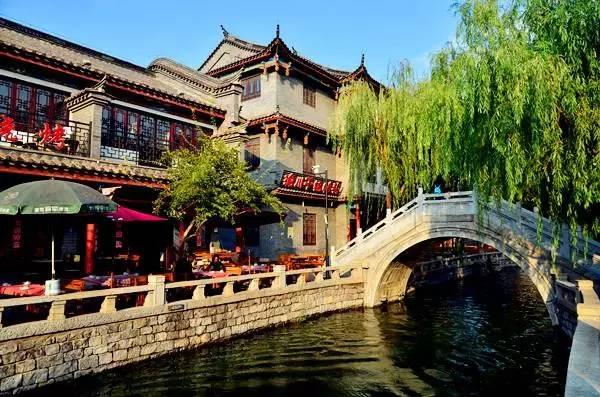 杨幂回应三亿对赌协议,去年退出公司
